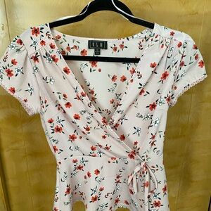 Multi color blouse/ bevel waist.